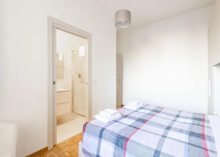 Navile, By Short Holidays *